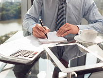 裁量労働制が営業職にも拡大。問われるニッポンの働き方