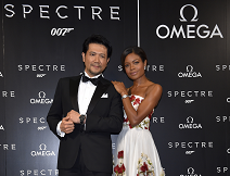 映画「007 SPECTRE」ナオミ・ハリスがオメガの招待で来日　