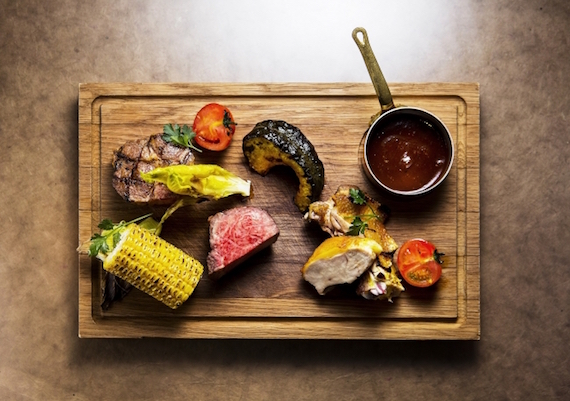 マスターカードで子ども1名の食事が無料に